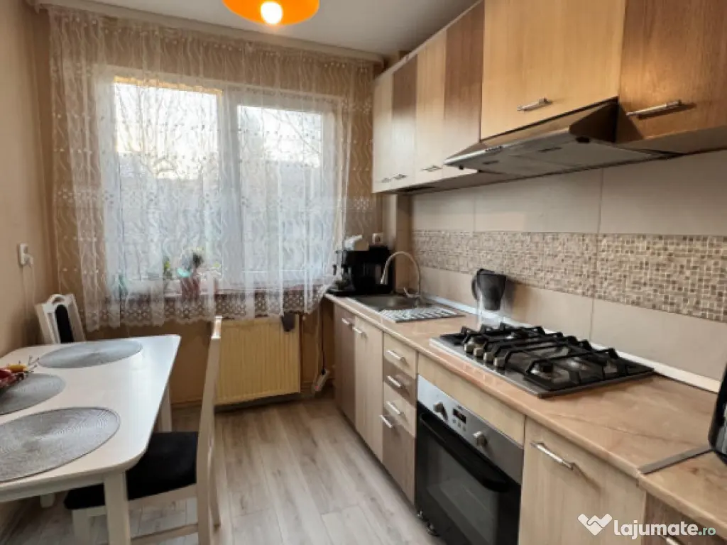 Apartament 3 camere, 54 mp utili, balcon 6 mp – zonă Sasa 