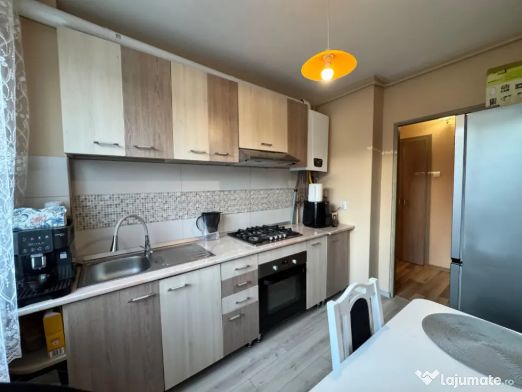 Apartament 3 camere, 54 mp utili, balcon 6 mp – zonă Sasa 