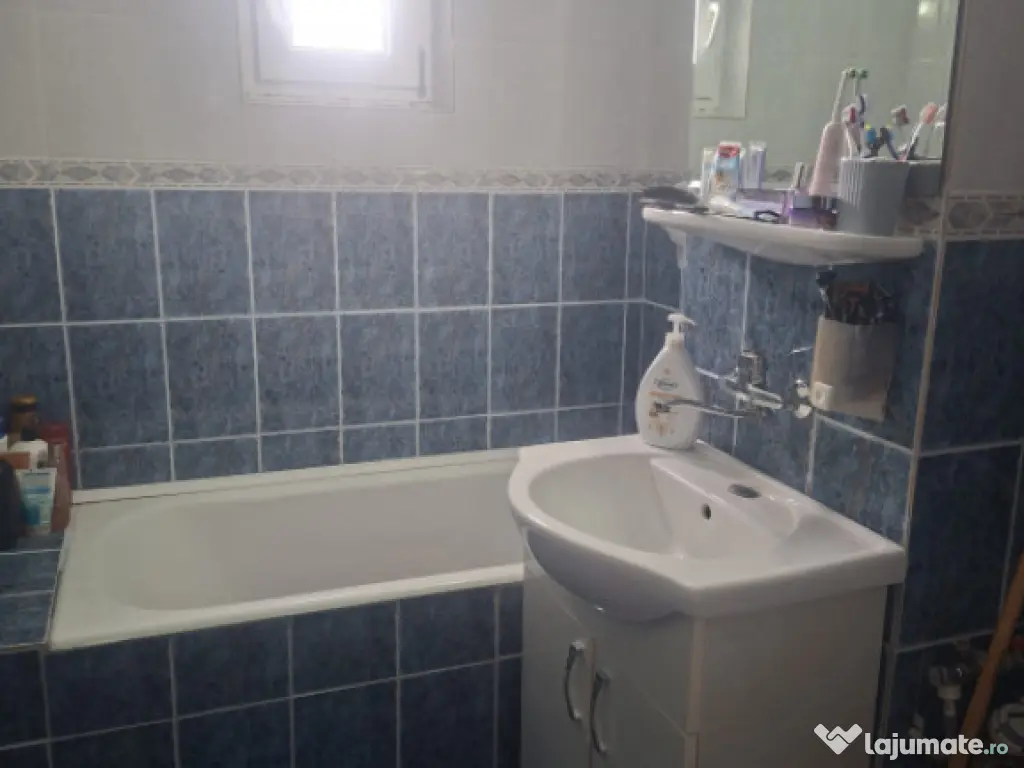 VANZARE APARTAMENT 2 CAMERE, 53MP,MOBILAT 