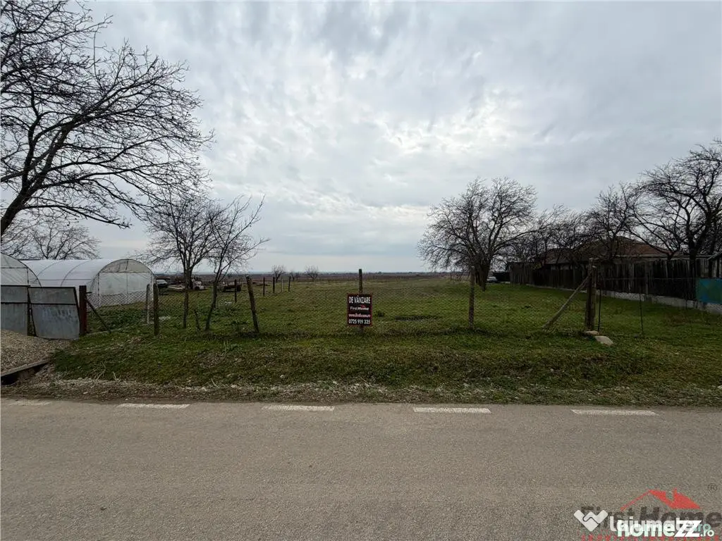 Teren intravilan 1.308mp 3.008mp extravilan in Urechesti d 