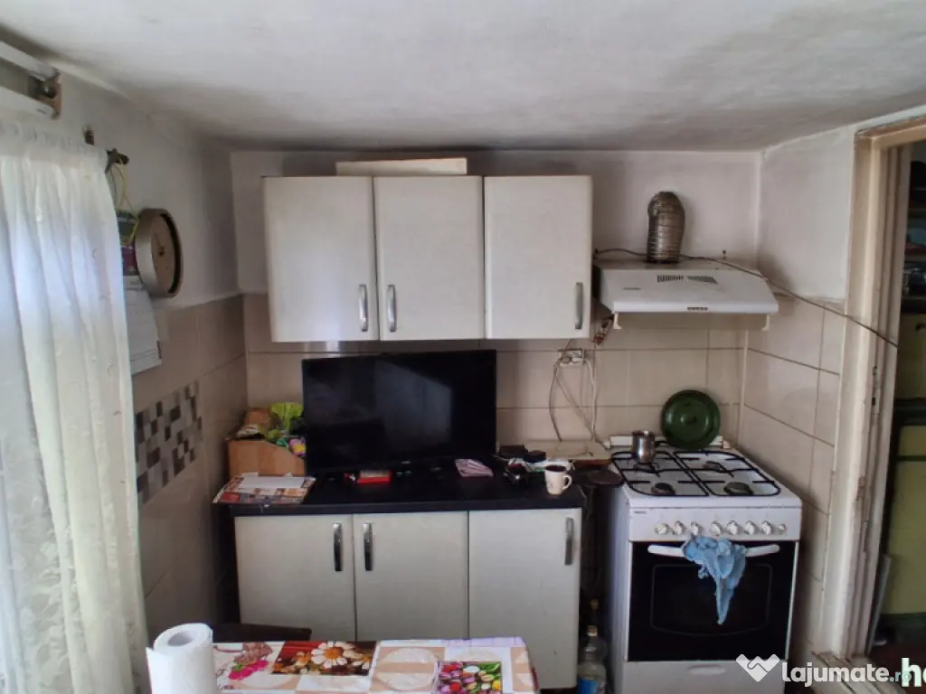 Casă cu teren generos de vânzare în Poiana Câmpina 