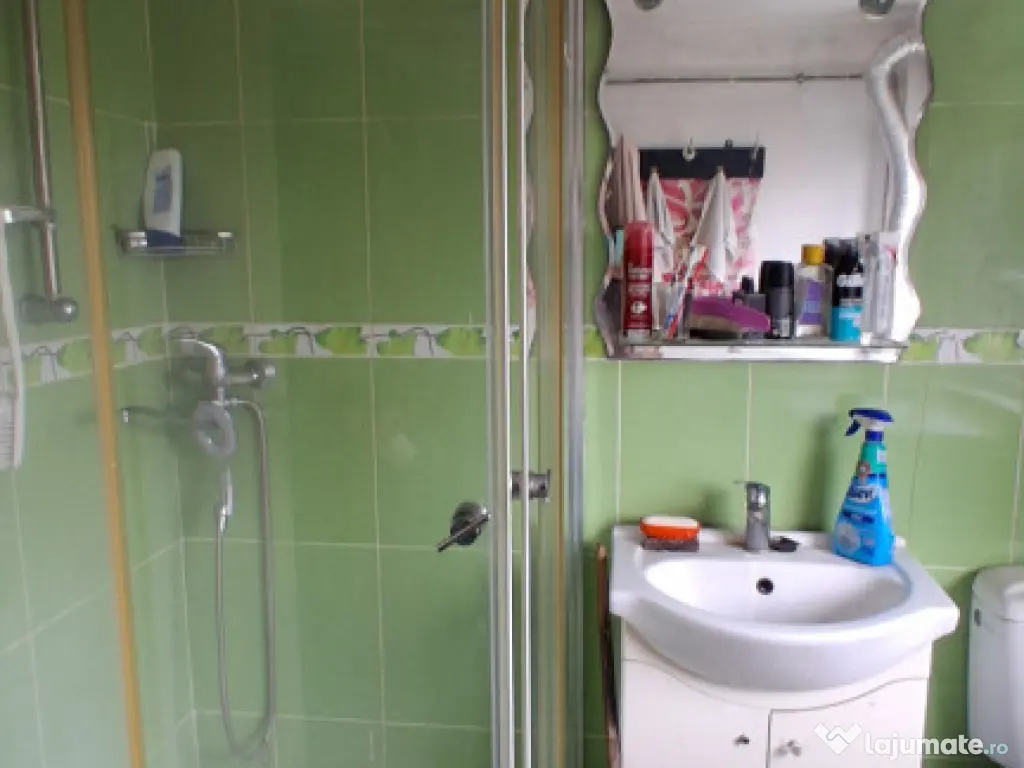 Casă cu teren generos de vânzare în Poiana Câmpina 