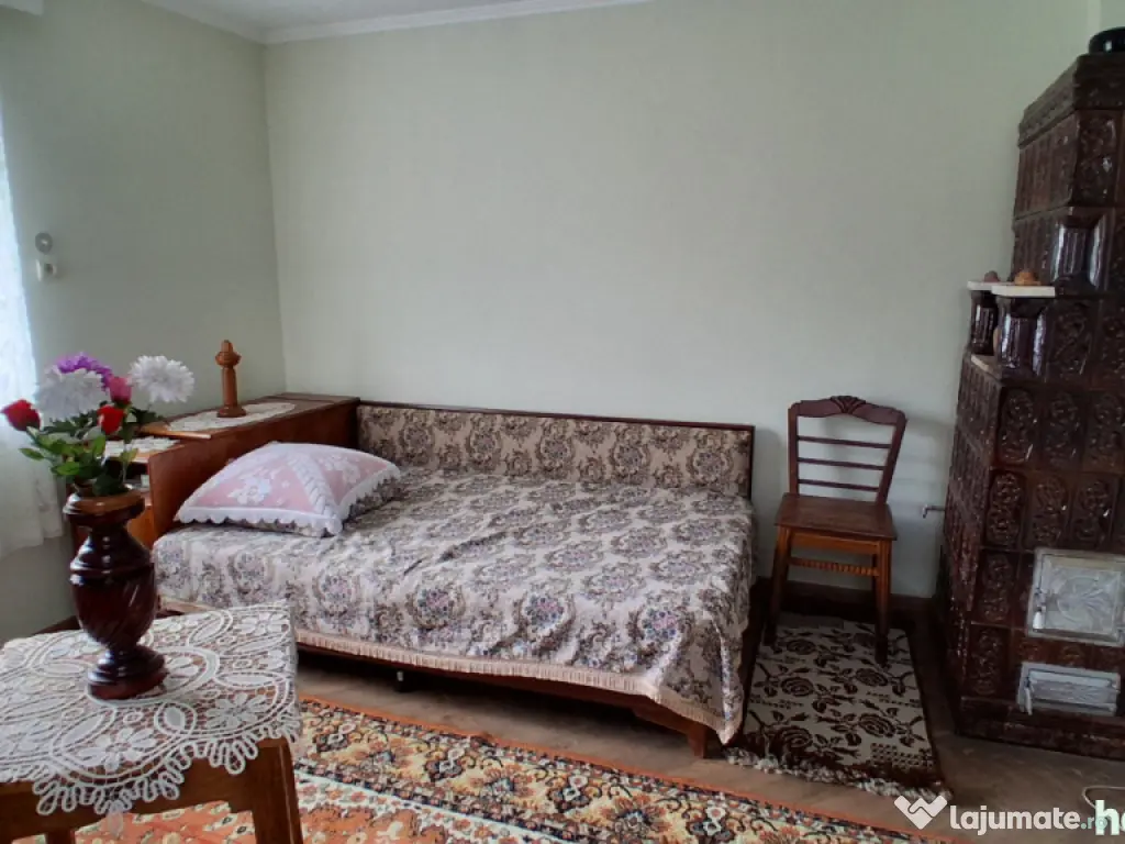 Casă cu teren generos de vânzare în Poiana Câmpina 