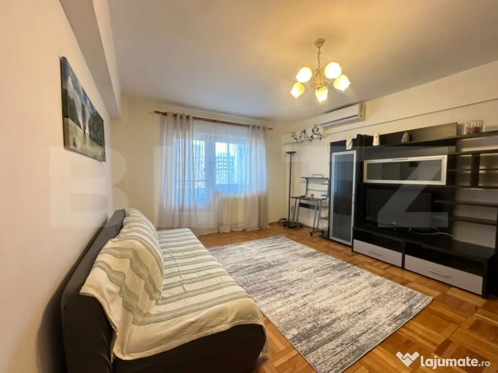 Apartament cu 2 camere, 60 mp, zonă Spital–Lido, parcare