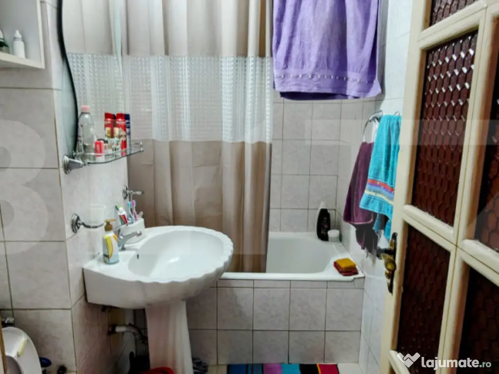 Apartament Decomandat 4 Camere – Mobilat, Utilat, Parcare 