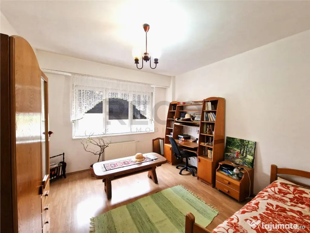 Apartament ultra spatios, de 222 mp utili terasa foarte mare 