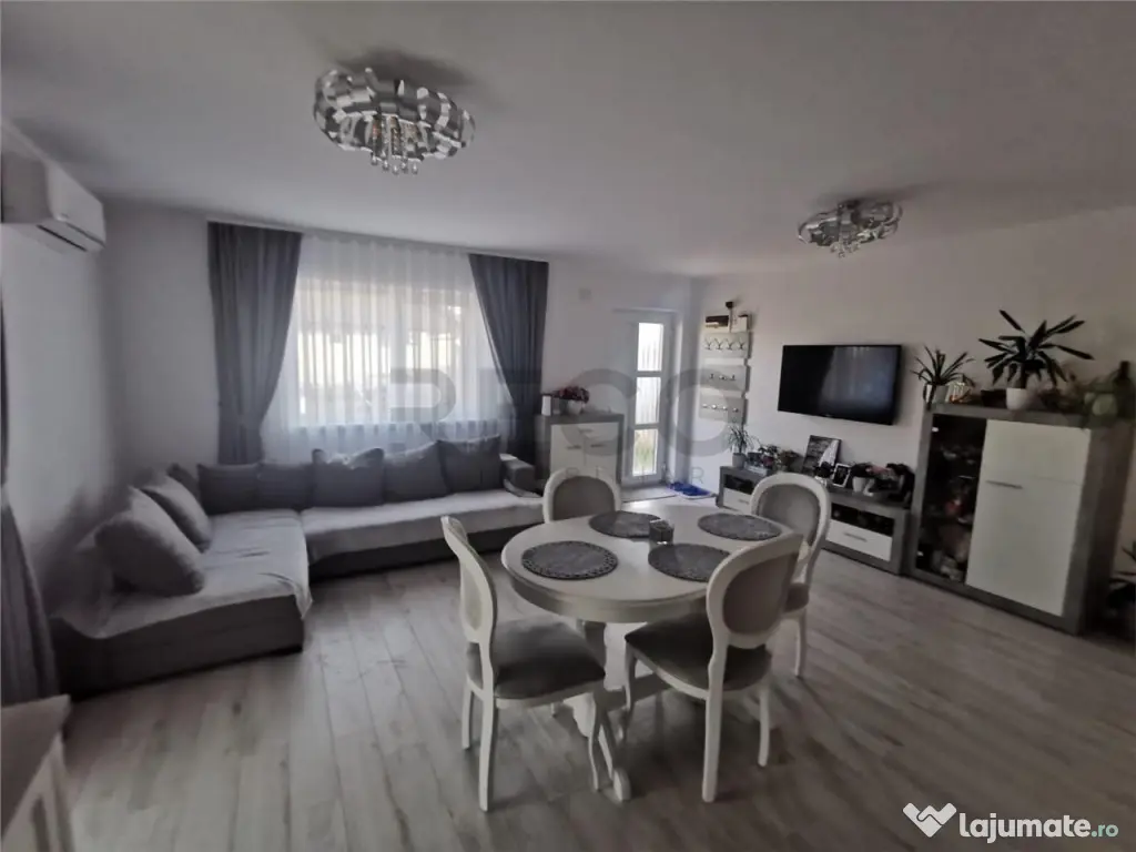 Proprietate cu 2 case in Osorhei intr-o zona cu case noi. 