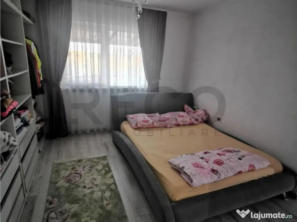 Proprietate cu 2 case in Osorhei intr-o zona cu case noi. 