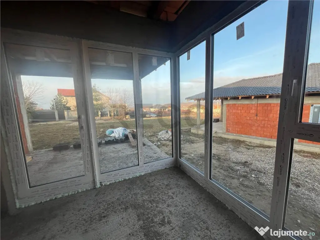 RECO Casa plan parter cu 3 dormitoare-la rosu- Paleu 