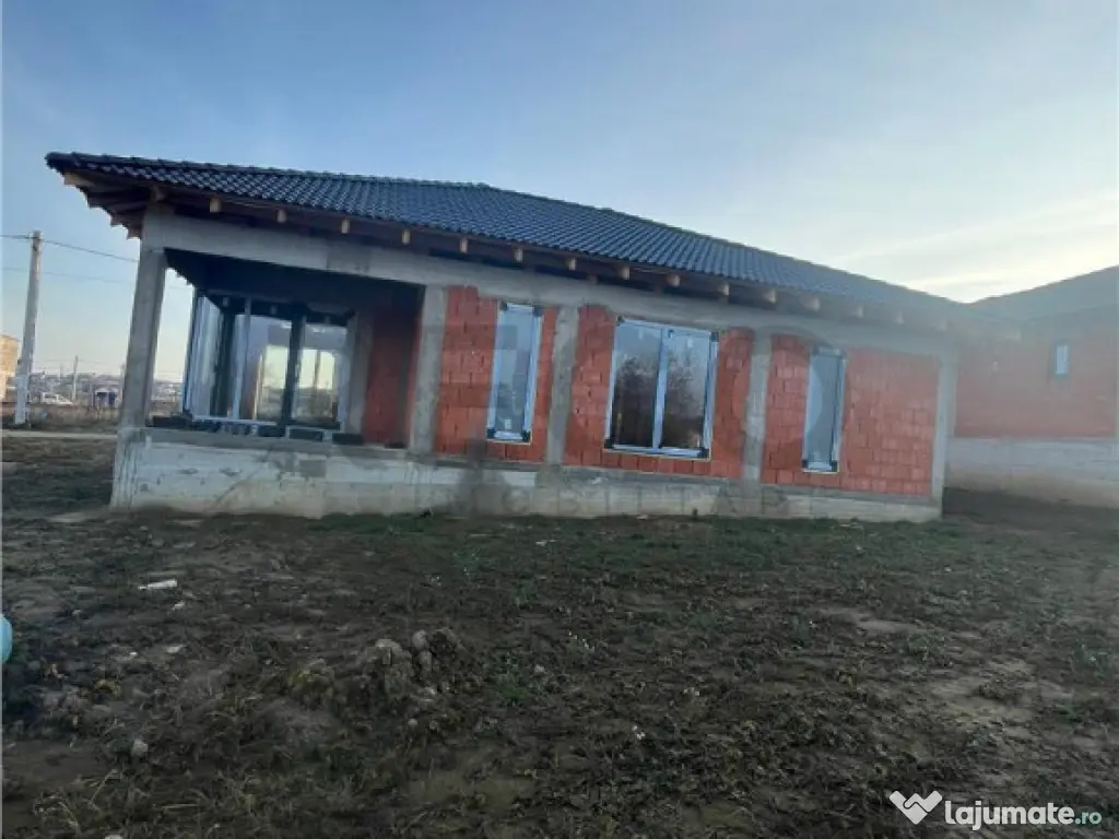 RECO Casa plan parter cu 3 dormitoare-la rosu- Paleu 