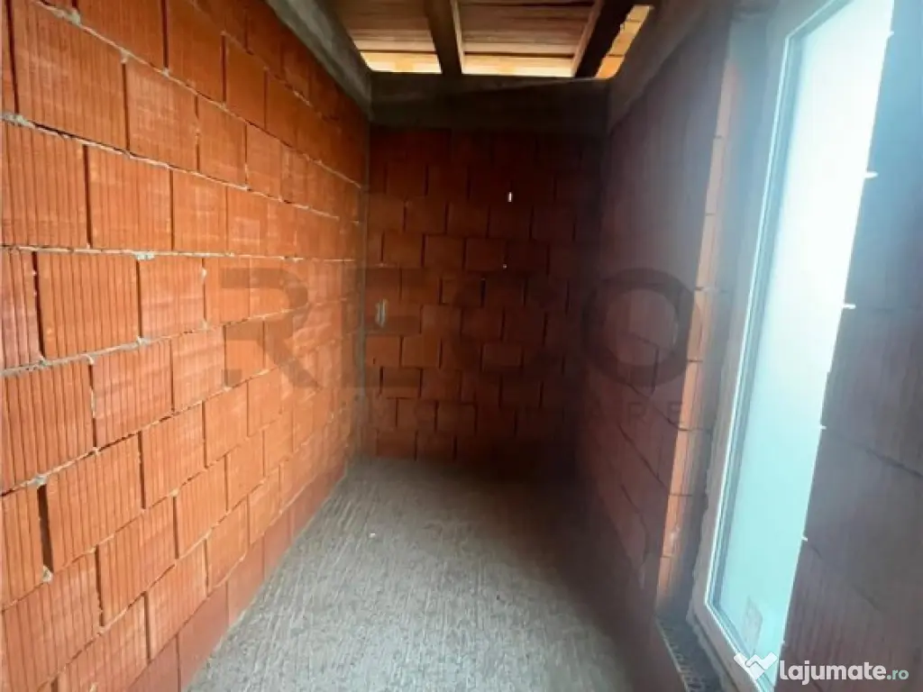 RECO Casa plan parter cu 3 dormitoare-la rosu- Paleu 