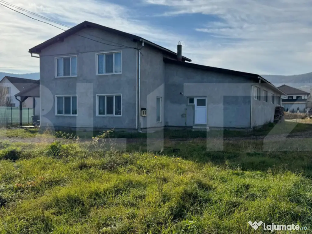 Afacere la cheie, casa de locuit si 28 ari de teren in Arcal 