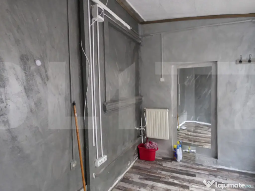 Spatiu comercial de inchiriat , zona Lupeni 
