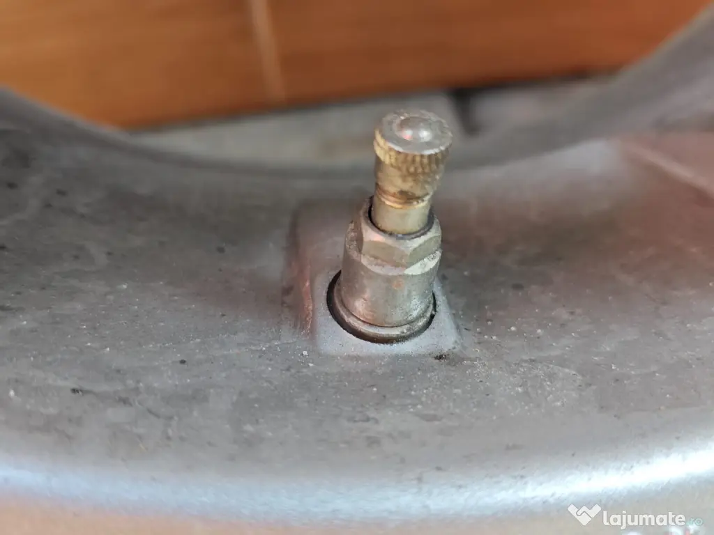 Roți BMW R17 în stare bună 