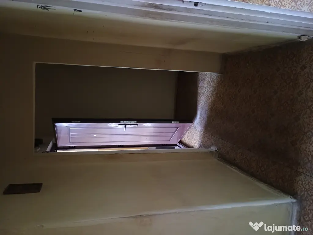 Vând apartament cu 3 camere 