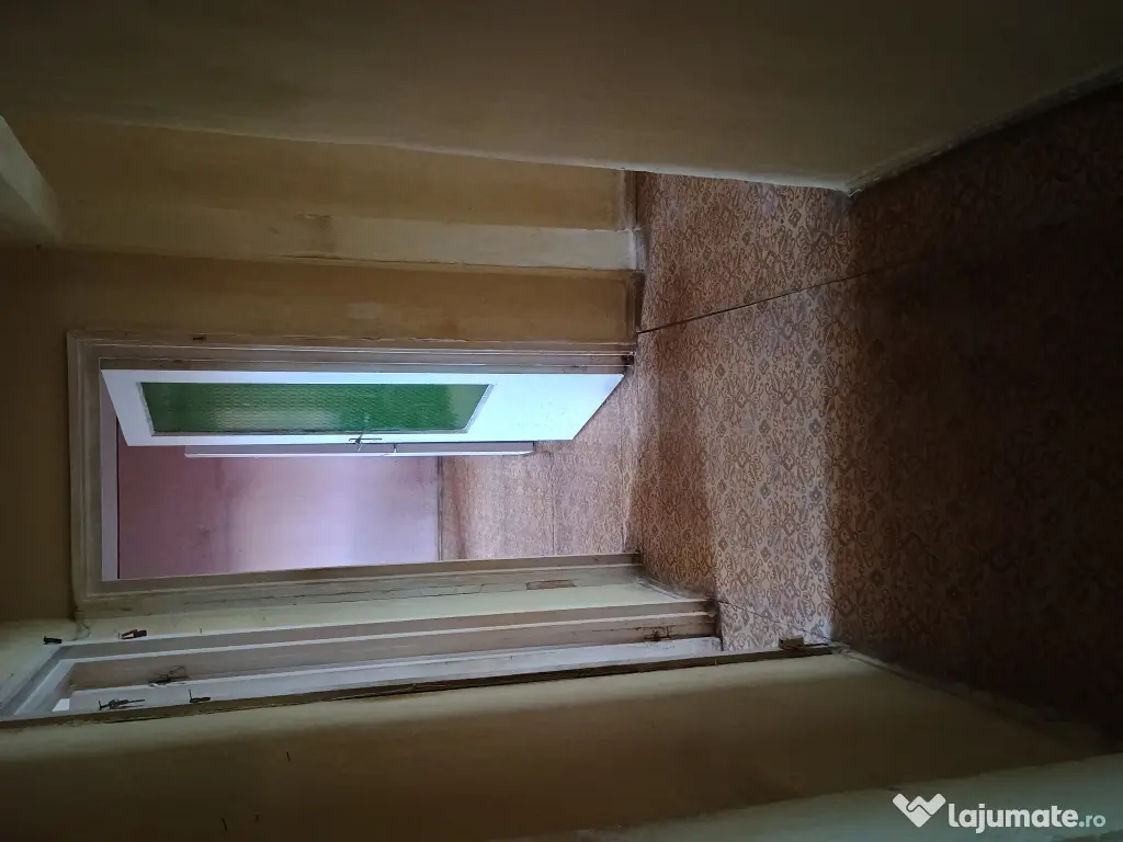 Vând apartament cu 3 camere 