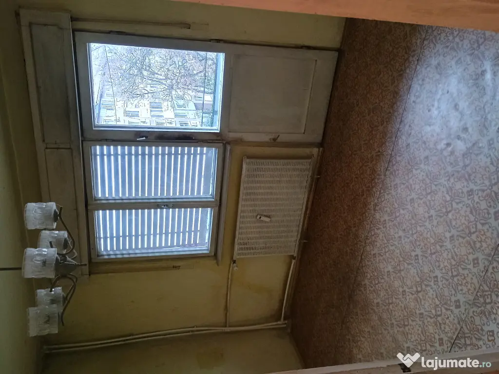 Vând apartament cu 3 camere 