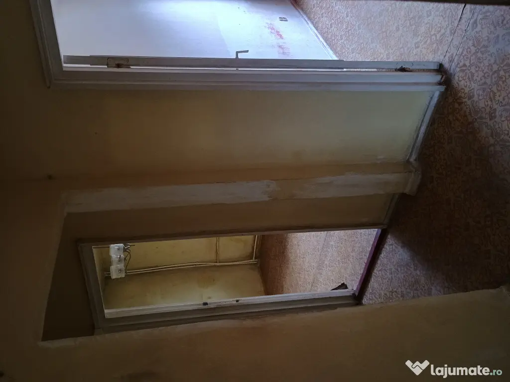 Vând apartament cu 3 camere 