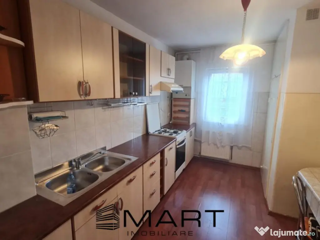 Apartament 3 camere zona Strand 