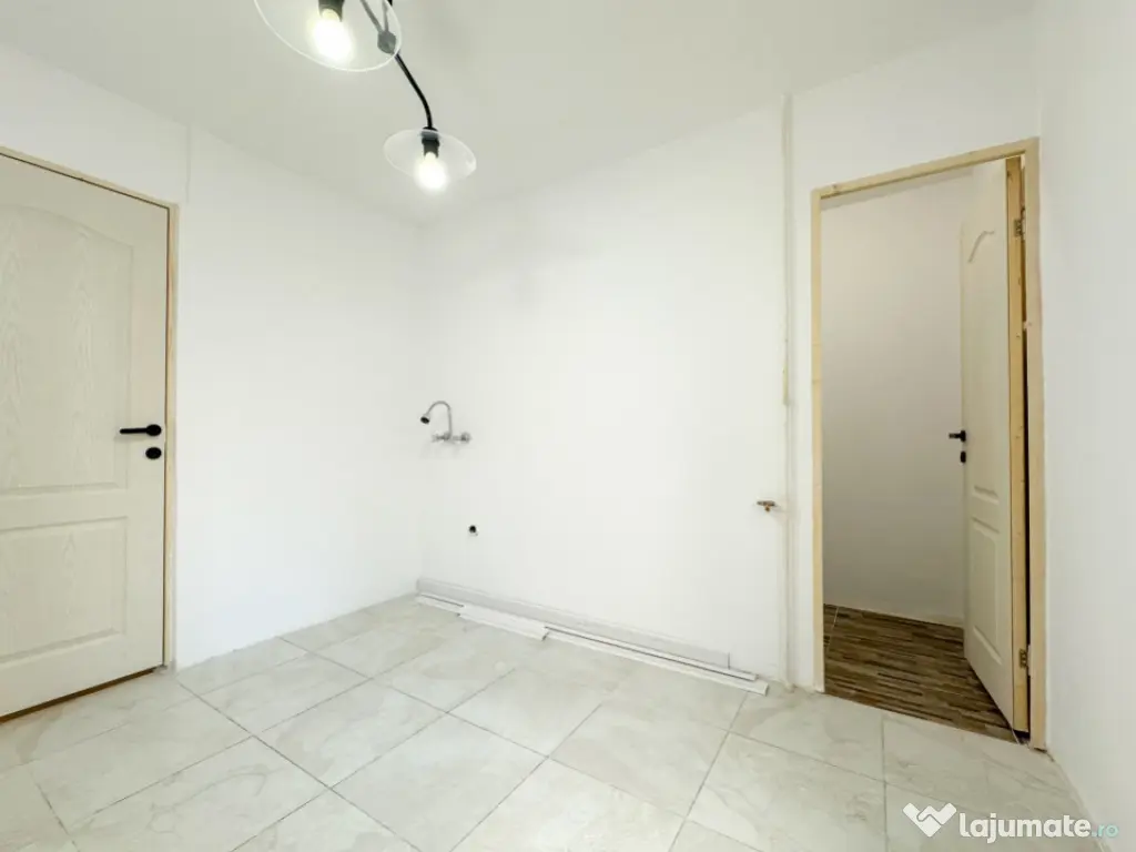 Lângă parc, renovat complet, gata să devină al tău. Tot