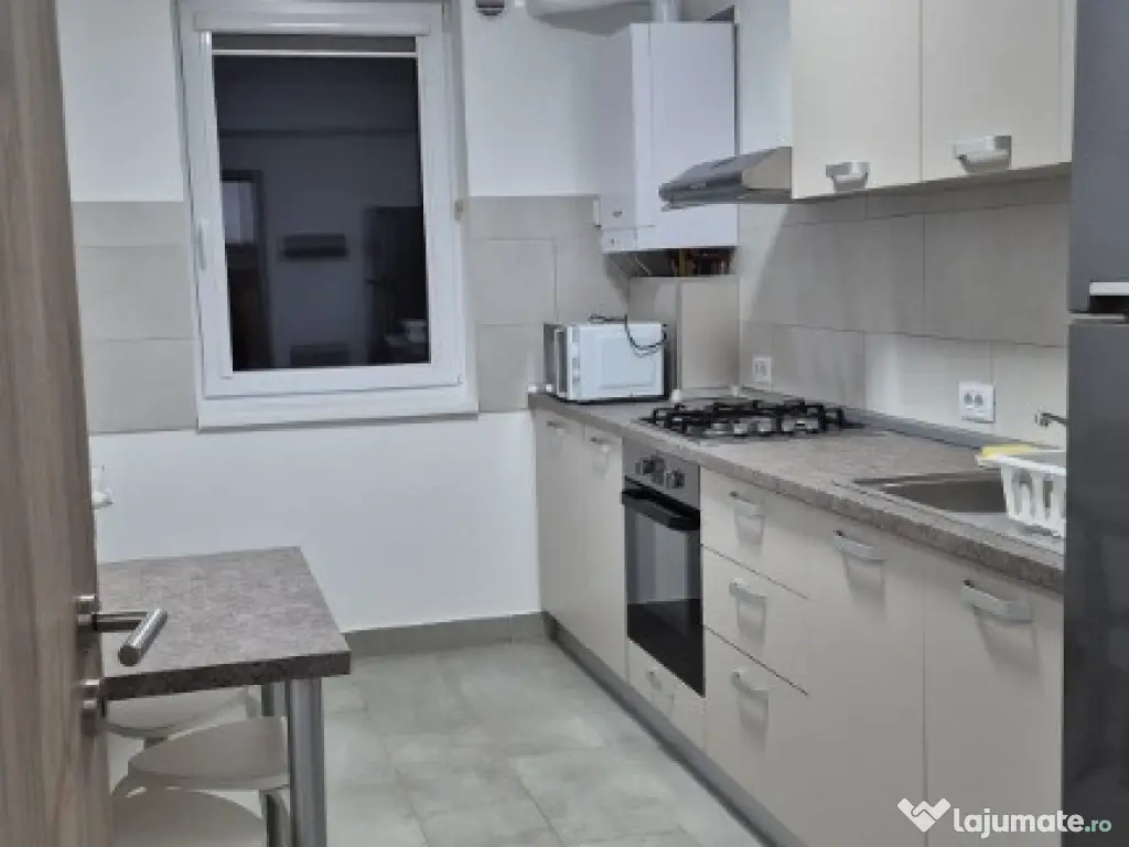 Garsonieră zona Coresi 