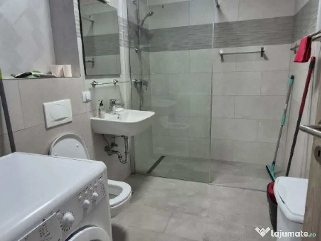 Garsonieră zona Coresi 