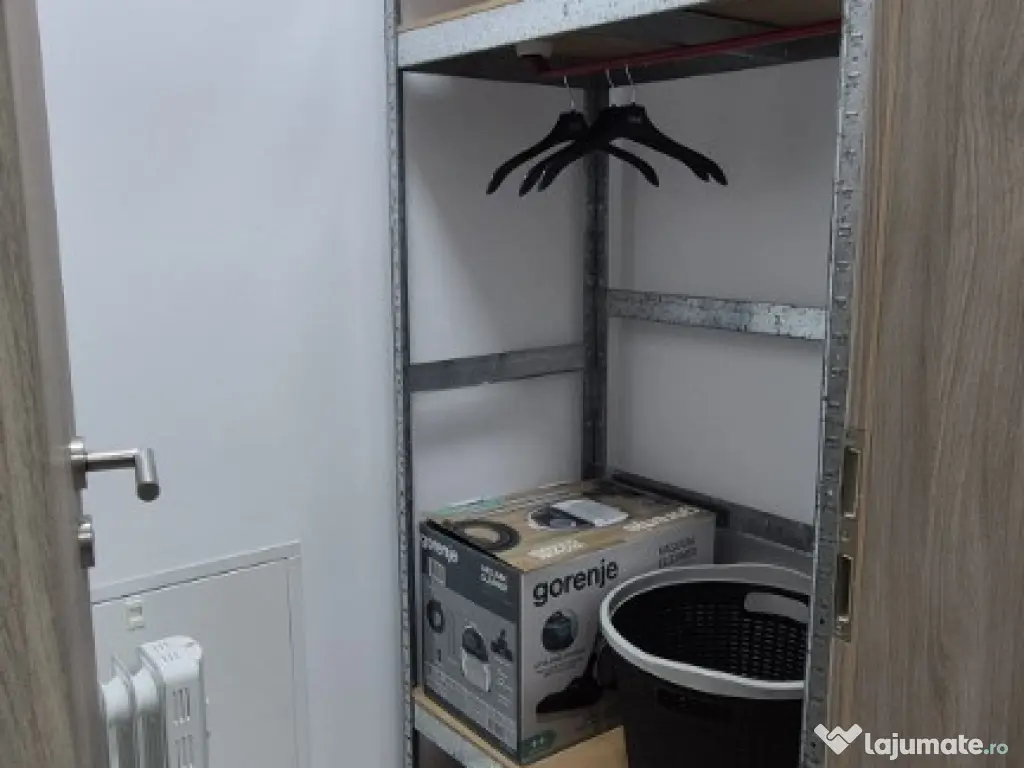 Garsonieră zona Coresi 