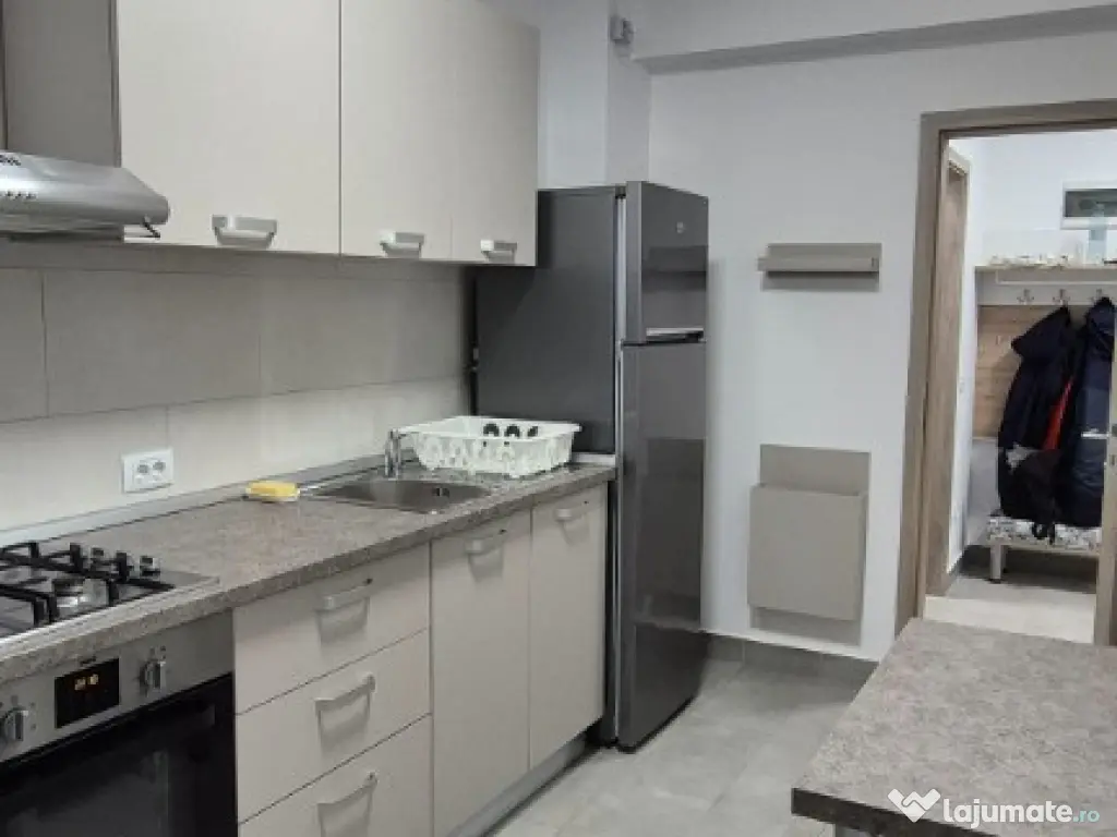 Garsonieră zona Coresi 