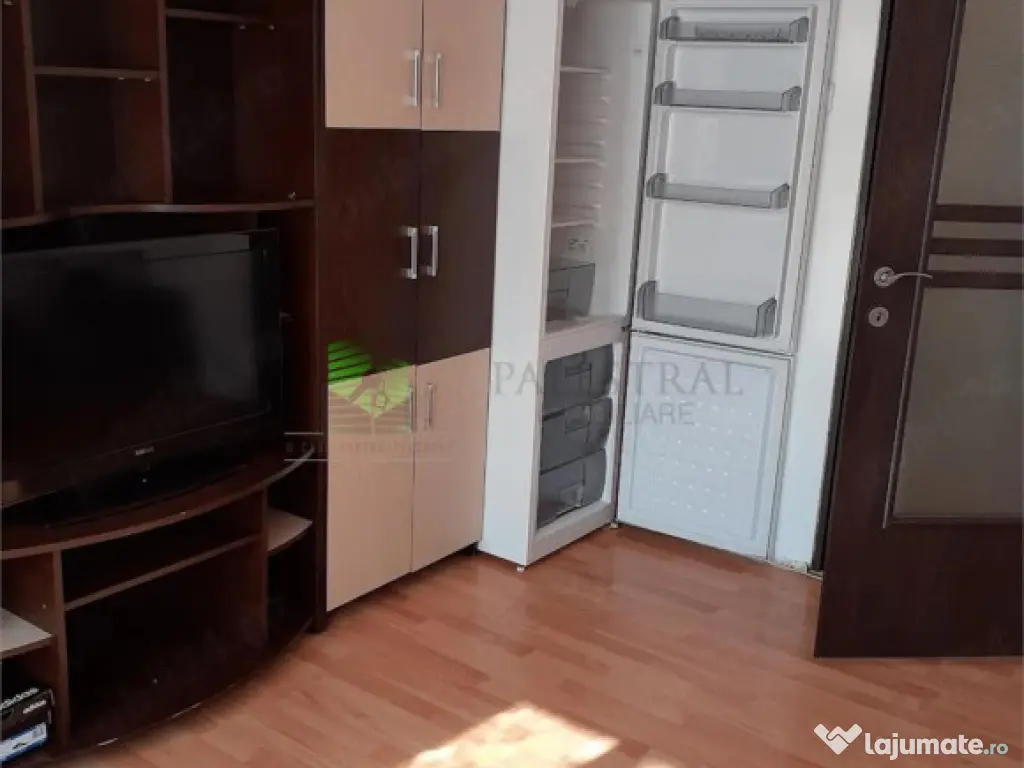 Garsoniera zona Judetean, etaj 2, parcare, mobilata 49.990 