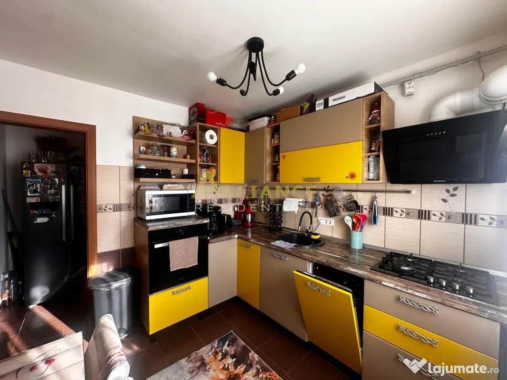 Apartament 3 camere Sector 4 