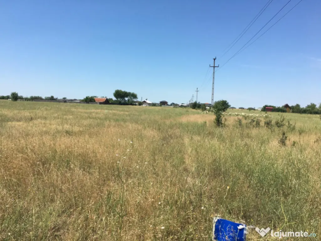 Teren intravilan 712 mp, în spate la Metro 