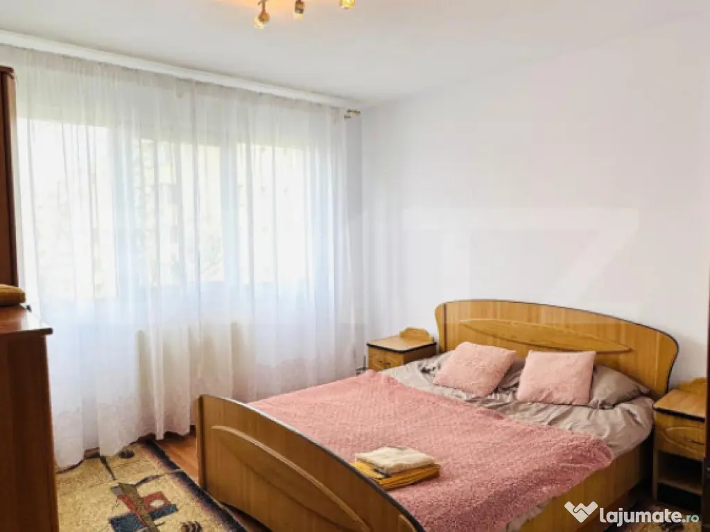 Apartament 3 camere, Etaj 2, de vanzare