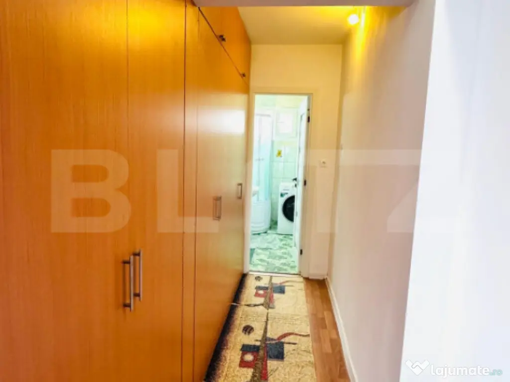 Apartament 3 camere, Etaj 2, de vanzare