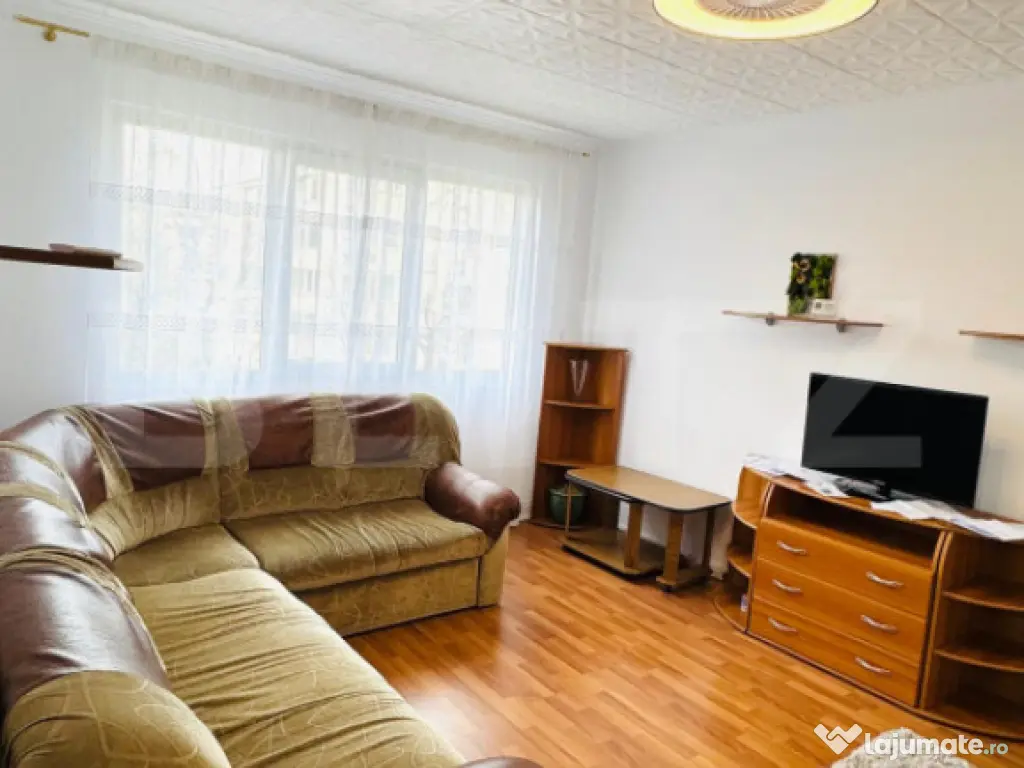 Apartament de vanzare, 3 camere, etaj 2, 65 mp - zona Astra