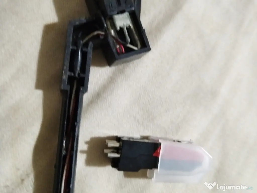 Doză pick-up stereo piezoelectrica 