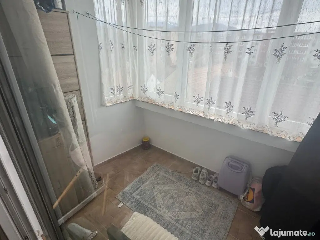 Apartament cu 2 camere, decomandat - zona Bartolomeu 