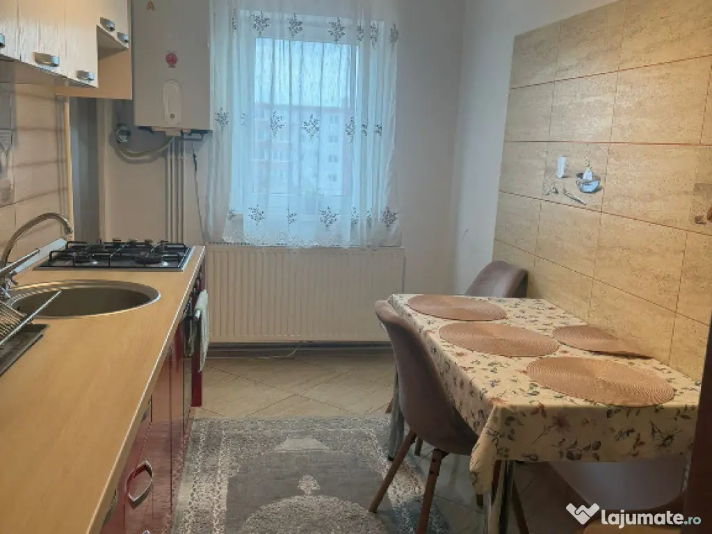 Apartament cu 2 camere, decomandat - zona Bartolomeu 