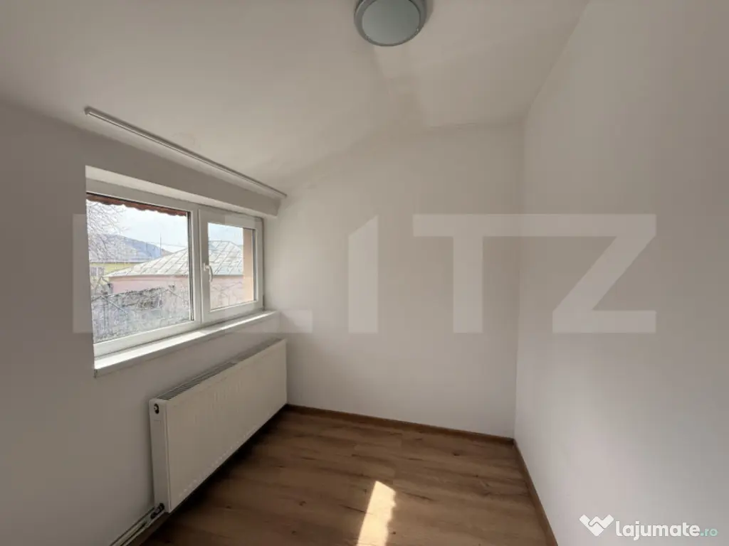 Clădire birouri P + M cu 230 mp utili, 661 mp teren, Breste 