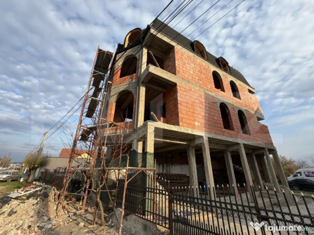 Imobil la roșu 400 mp, ideal pensiune, zona Dragoieni 