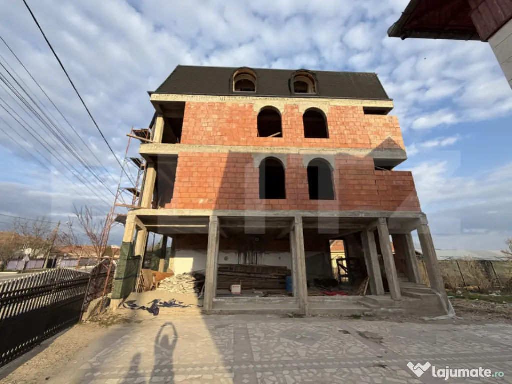 Imobil la roșu 400 mp, ideal pensiune, zona Dragoieni 