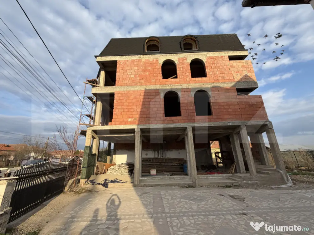 Imobil la roșu 400 mp, ideal pensiune, zona Dragoieni 