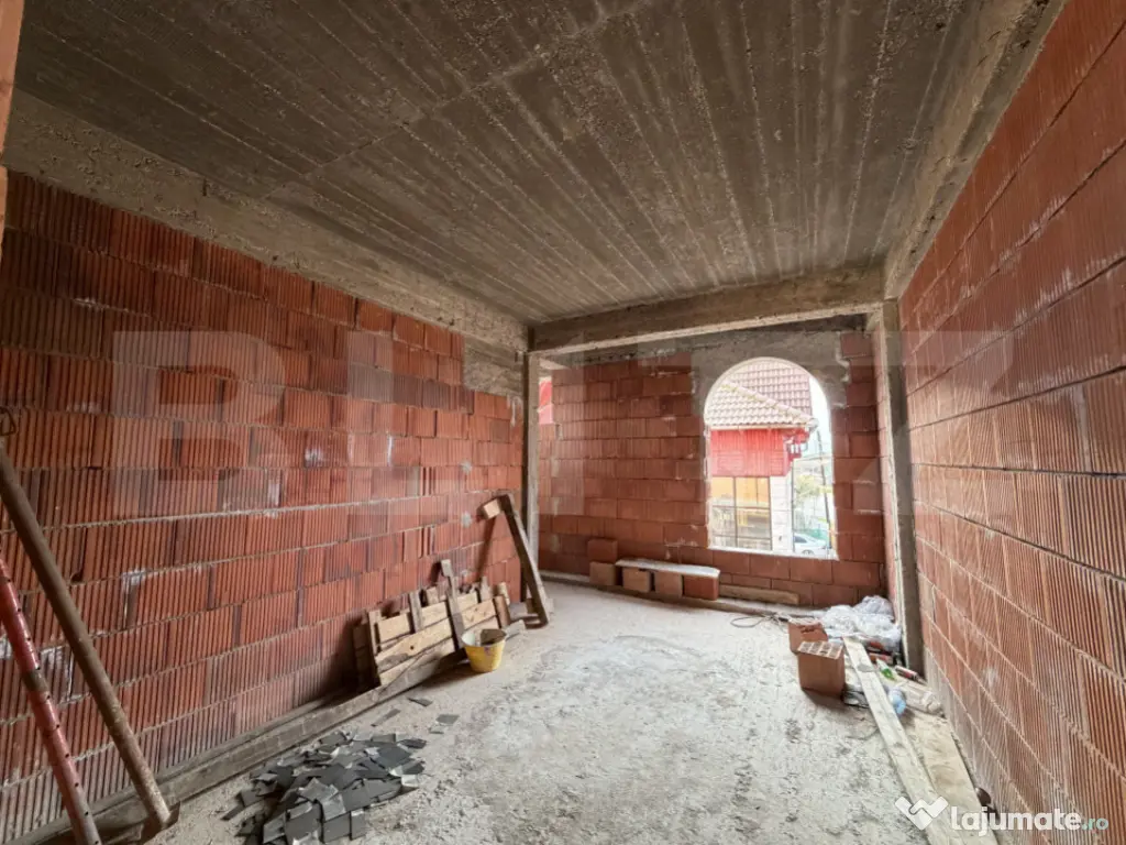 Imobil la roșu 400 mp, ideal pensiune, zona Dragoieni 