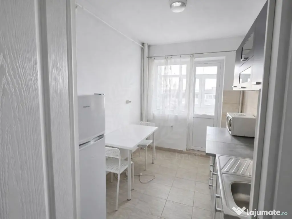 Inchiriere apartament 2 camere, renovat, zona Vest,