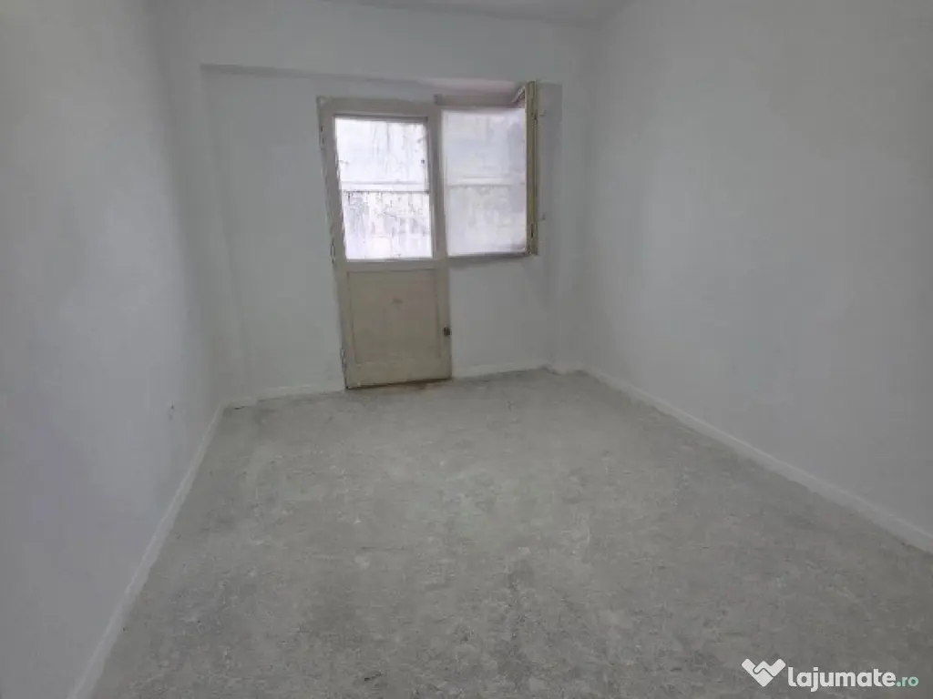 Apartament 3 camere Radu Negru , sup 70 mp 