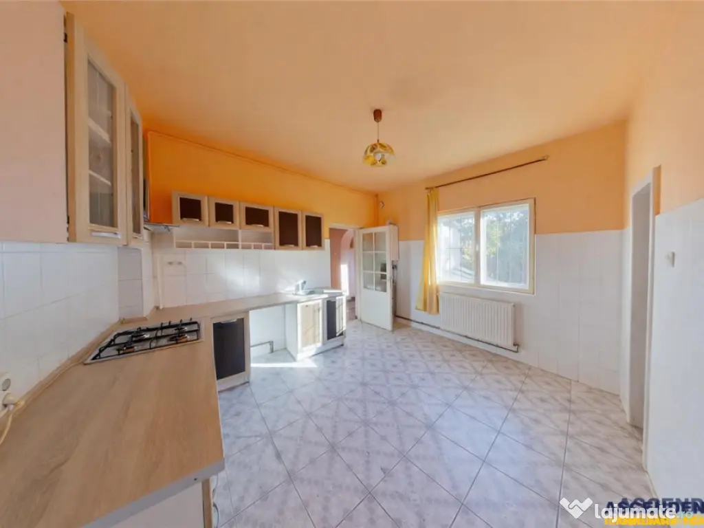 3D! Apartament in casa:recomandat locuinta sau business, Gar