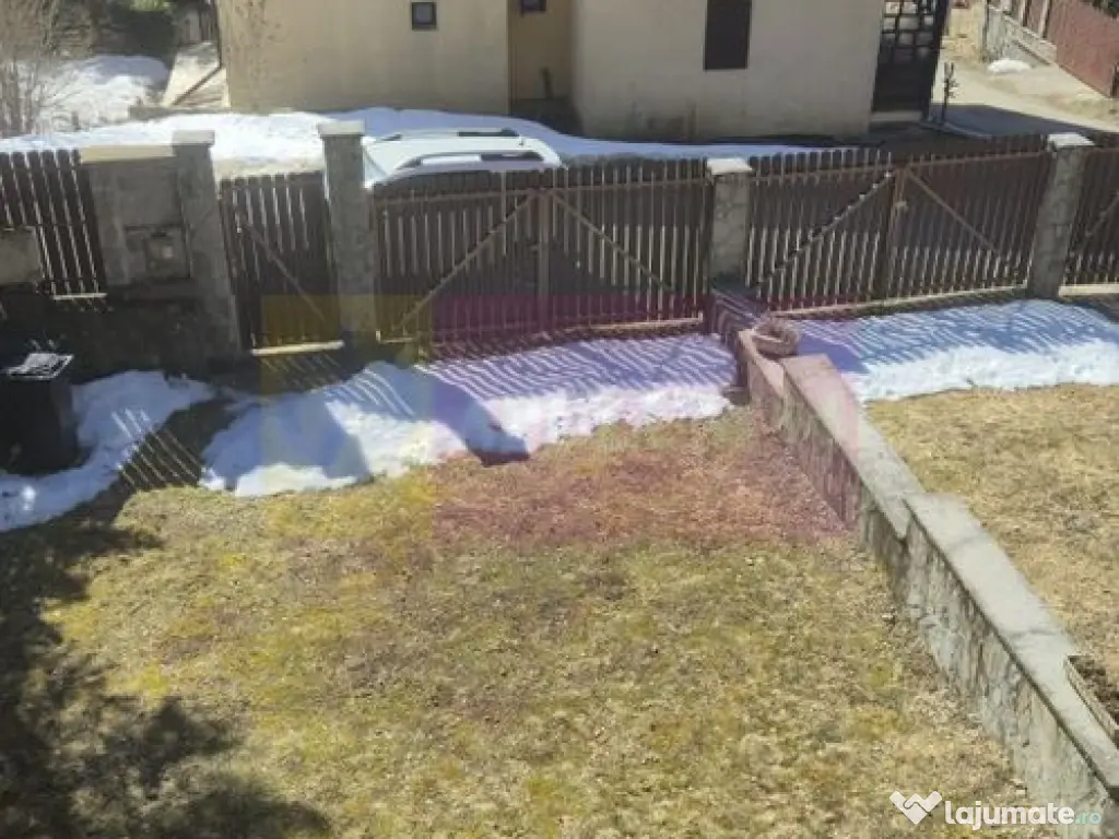 Vila duplex de vanzare cu 4 camere in Azuga 