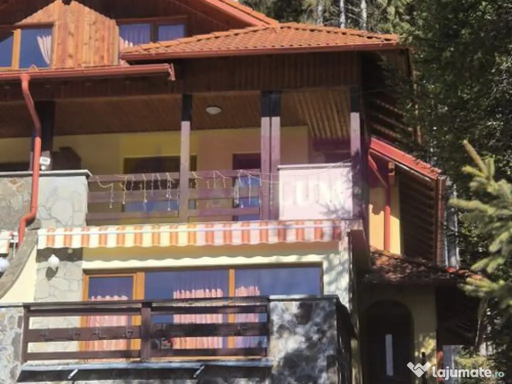 Vila duplex de vanzare cu 4 camere in Azuga 