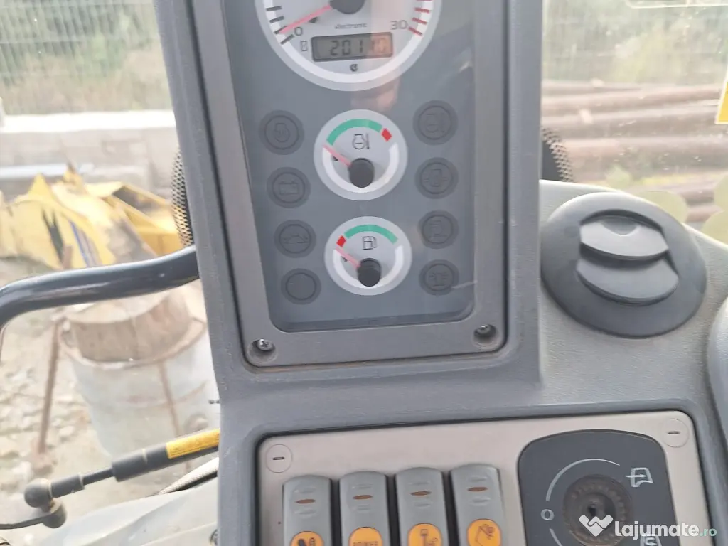 Buldoexcavator Komatsu 93S, an 2014, AC, antibalans 