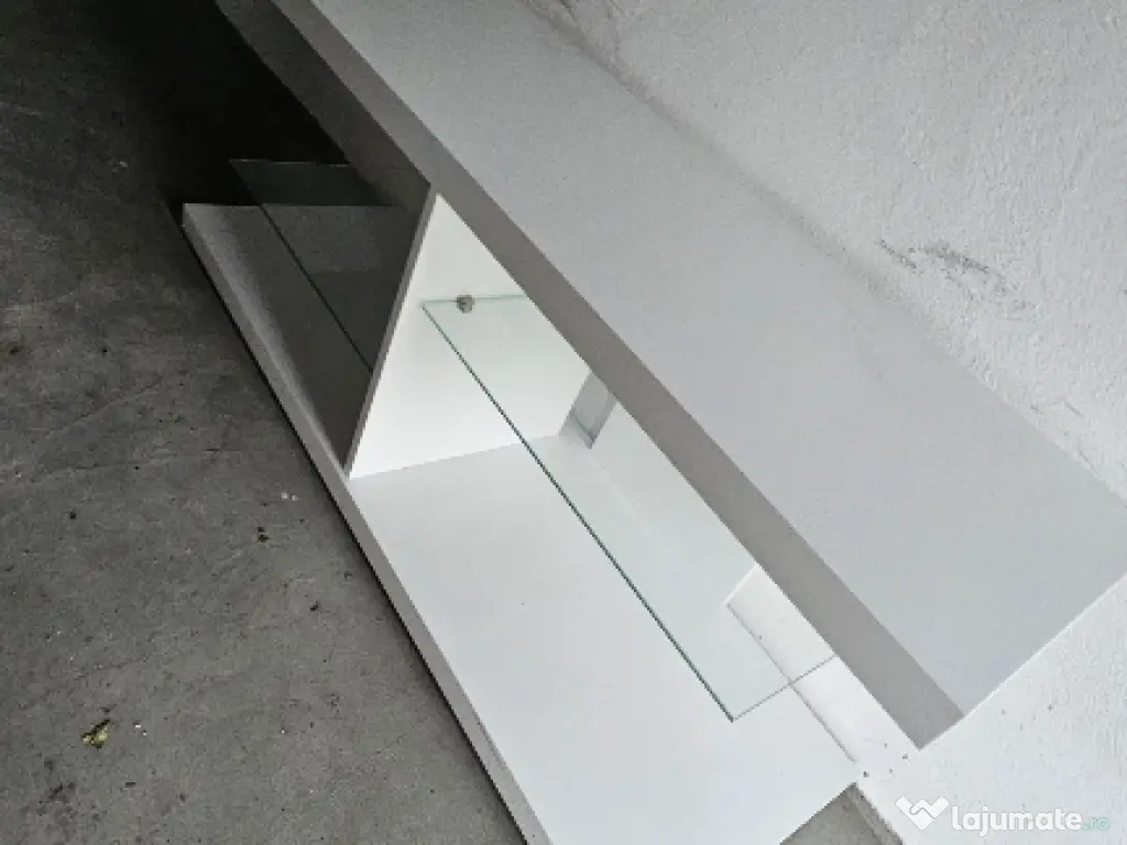 comode. paturi ,mobilier 