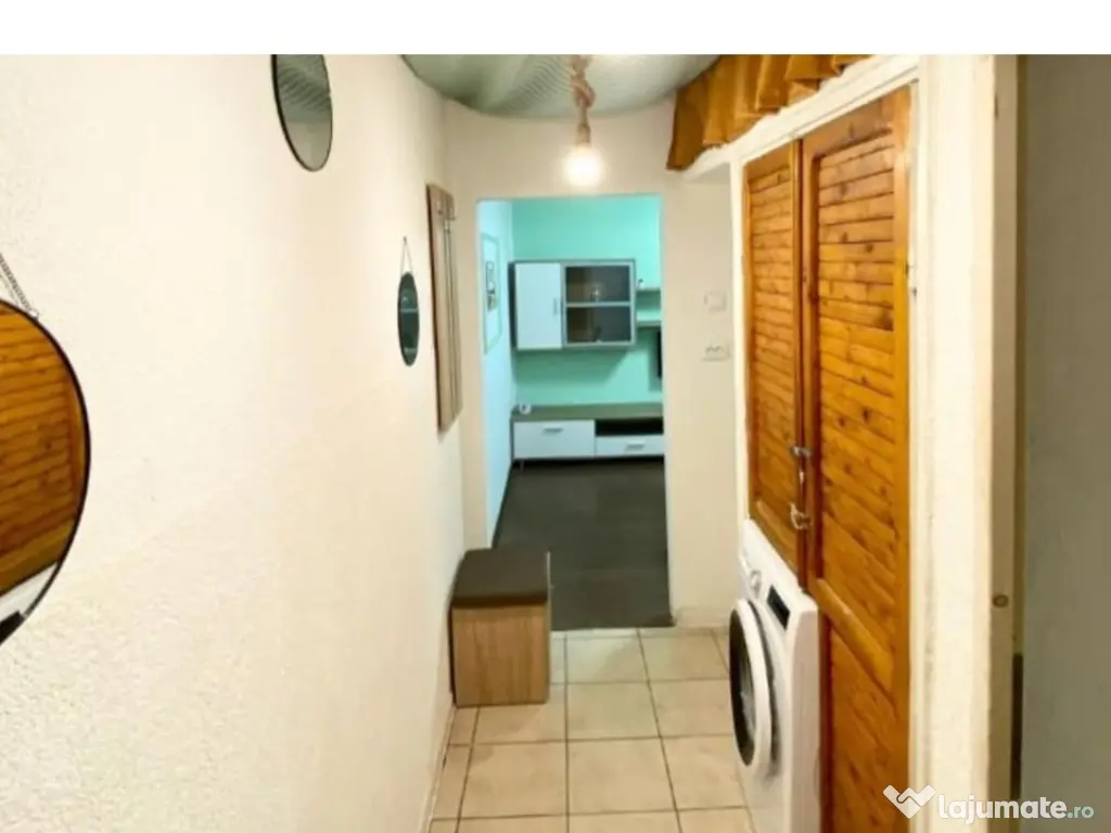 Vând apartament 2 camere parter Piața Mihai Bravu 